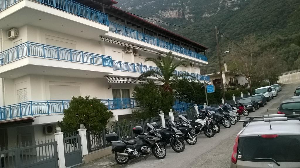 Dellis 3* Kamena Vourla