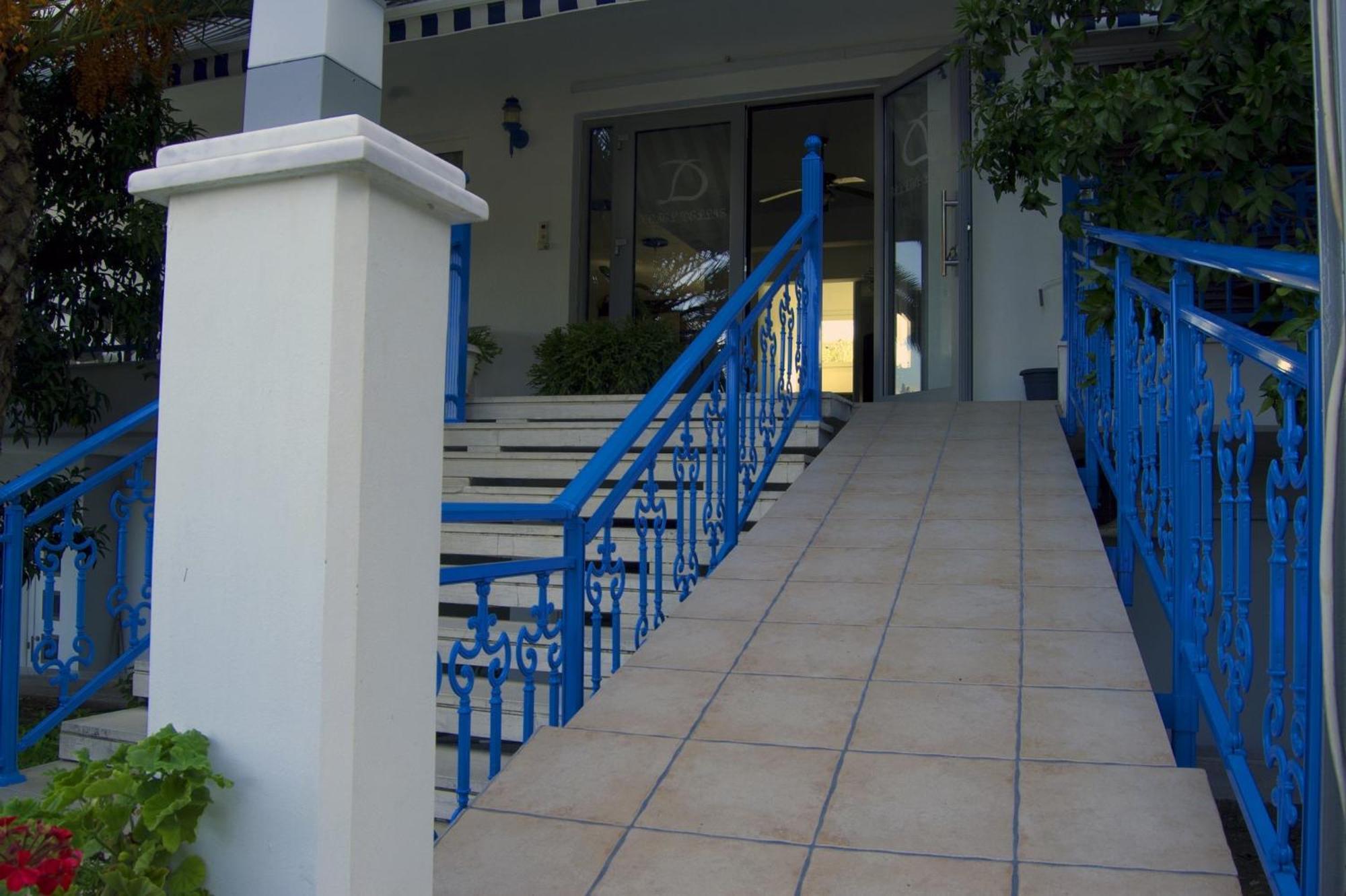 Hotel Dellis 3*